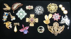 Tons of Treasures Collection of Vintage Brooches